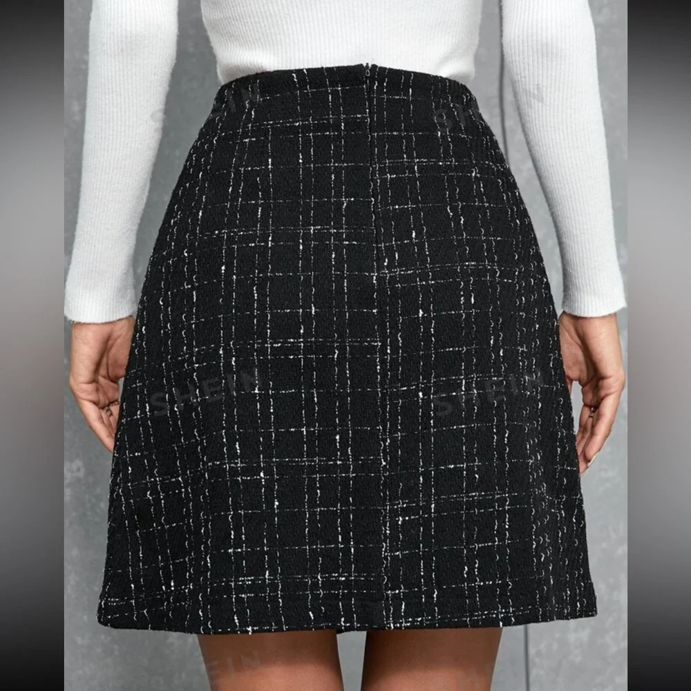 This skirt can be worn in autumn, winter and spring - Picture 3 of 5